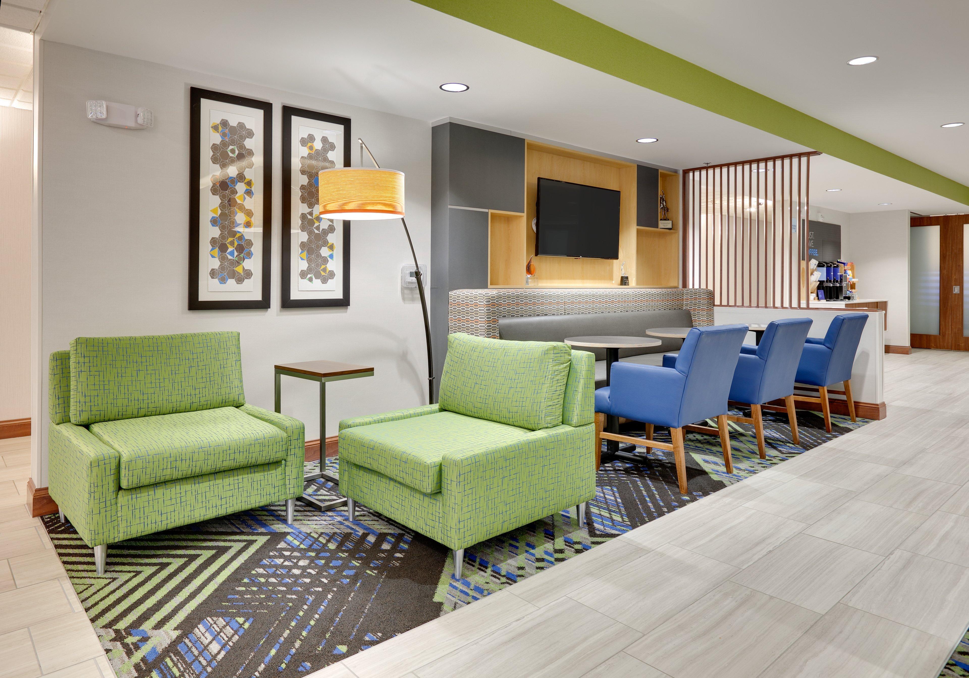 Holiday Inn Express & Suites Mitchell, An Ihg Hotel Экстерьер фото